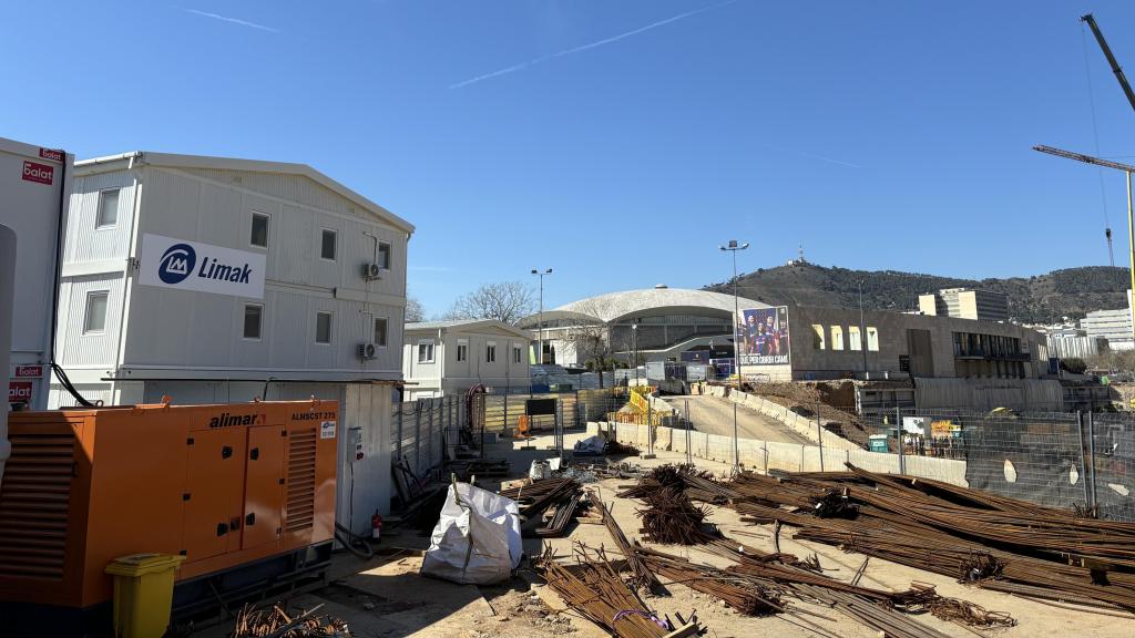 El cartel de Limak decora la zona de obras del Camp Nou