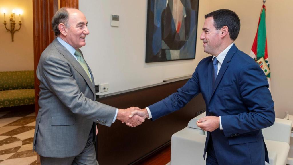 Ignacio Sánchez Galán con el lehendakari Imanol Pradales