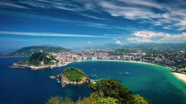 La playa de Euskadi con la mejor gastronomía de San Sebastián.